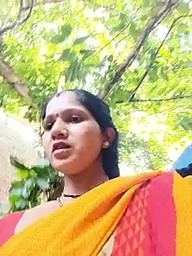 Snapshot of Jooli_xx chatting on 09/22/25, 11:01 Jooli xx online show from 09/22/25, 11:01