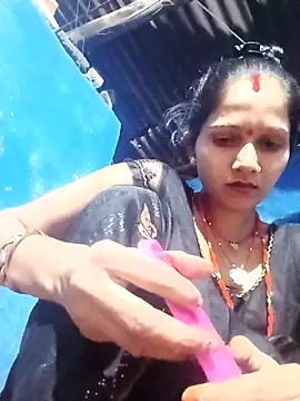 Snapshot of Jooli_xx chatting on 09/29/25, 01:38 Jooli xx online show from 09/29/25, 01:38