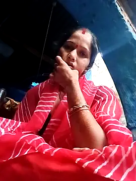 Snapshot of Jooli_xx chatting on 10/01/25, 02:28 Jooli xx online show from 10/01/25, 02:28