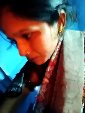 Snapshot of Jooli_xx chatting on 10/02/25, 03:24 Jooli xx online show from 10/02/25, 03:24