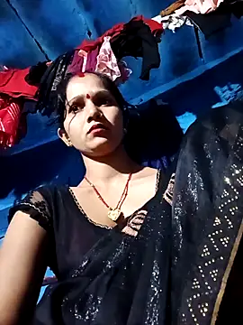 Snapshot of Jooli_xx chatting on 10/02/25, 04:58 Jooli xx online show from 10/02/25, 04:58