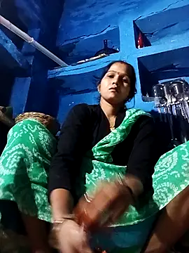 Snapshot of Jooli_xx chatting on 10/12/25, 12:31 Jooli xx online show from 10/12/25, 12:31