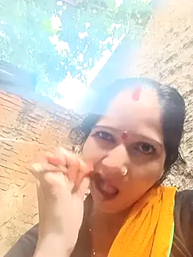 Snapshot of Jooli_xx chatting on 10/13/25, 01:16 Jooli xx online show from 10/13/25, 01:16