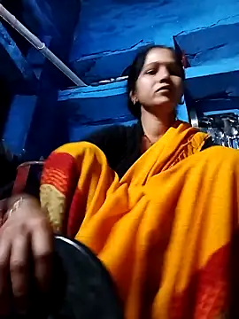 Snapshot of Jooli_xx chatting on 10/15/25, 02:01 Jooli xx online show from 10/15/25, 02:01