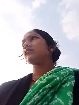 Snapshot of Jooli_xx chatting on 10/16/25, 02:12 Jooli xx online show from 10/16/25, 02:12