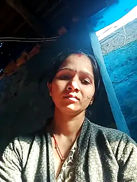 Snapshot of Jooli_xx chatting on 11/05/25, 02:44 Jooli xx online show from 11/05/25, 02:44