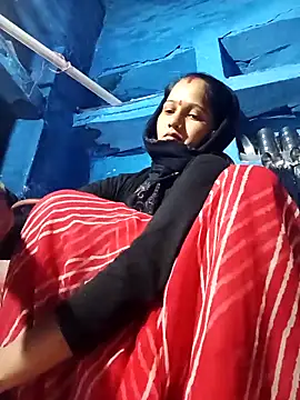 Snapshot of Jooli_xx chatting on 11/07/25, 12:43 Jooli xx online show from 11/07/25, 12:43