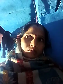 Snapshot of Jooli_xx chatting on 11/14/25, 12:48 Jooli xx online show from 11/14/25, 12:48