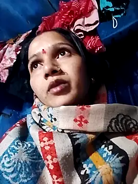 Snapshot of Jooli_xx chatting on 11/15/25, 01:47 Jooli xx online show from 11/15/25, 01:47