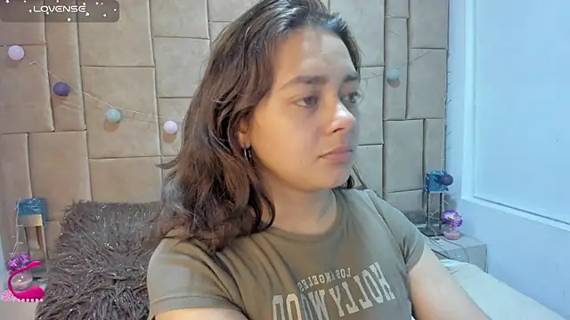 ambar 69  online show from 10/28/25, 03:54