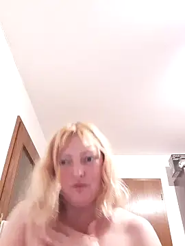 LiluLiluLilu online show from 10/12/25, 08:41