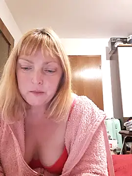 LiluLiluLilu online show from 10/16/25, 07:15