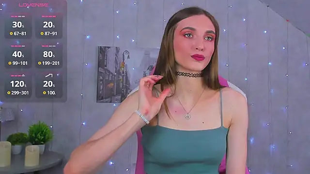 Snapshot of Alisha_Green chatting on 10/20/25, 08:48 Alisha Green online show from 10/20/25, 08:48