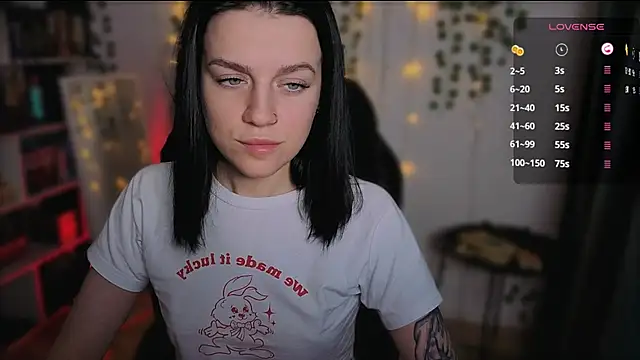 raspberry  girl  online show from 10/04/25, 06:50