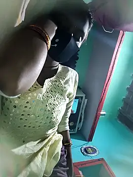 posewith online show from 10/16/25, 10:44