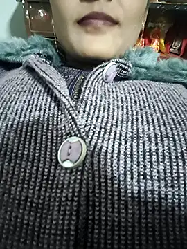 posewith online show from 11/17/25, 06:35