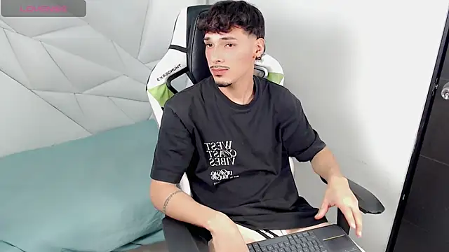 yankees  online show from 11/16/25, 03:34