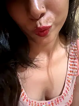 Snapshot of Romantic-jeeva chatting on 10/03/25, 12:24 Romantic-jeeva online show from 10/03/25, 12:24