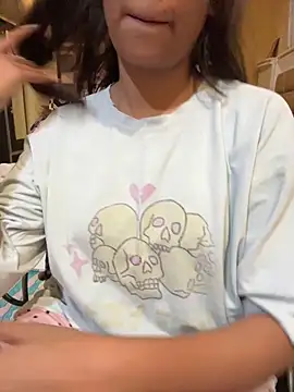 Snapshot of Romantic-jeeva chatting on 10/19/25, 01:34 Romantic-jeeva online show from 10/19/25, 01:34