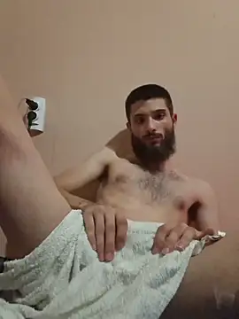 Snapshot of eetme827 chatting on 11/10/25, 01:04 eetme827 online show from 11/10/25, 01:04