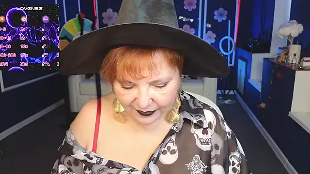 Kira Kenett online show from 10/26/25, 08:42