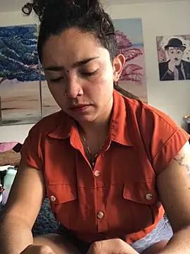 Paris 11 online show from 10/28/25, 01:03