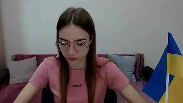 Snapshot of aSingleOne chatting on 10/16/25, 07:37 aSingleOne online show from 10/16/25, 07:37