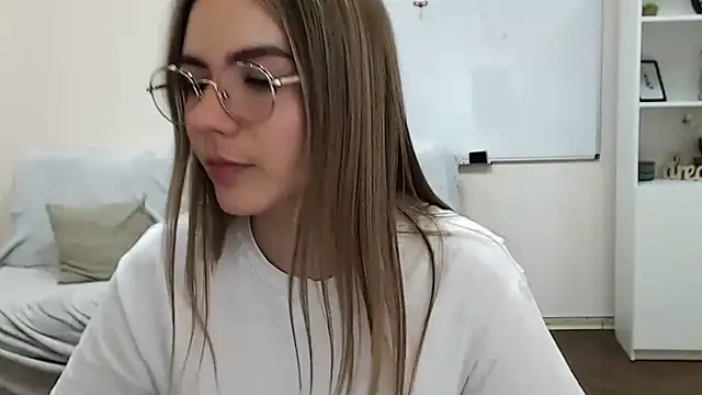 Snapshot of aSingleOne chatting on 10/29/25, 09:05 aSingleOne online show from 10/29/25, 09:05