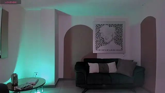 SussyBellX online show from 11/07/25, 08:20