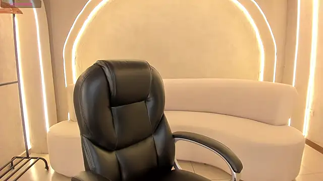 NinaBlum online show from 11/07/25, 07:36