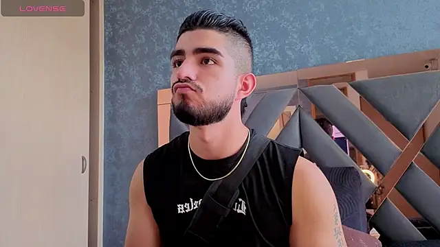 Snapshot of zayn_maximoff chatting on 10/14/25, 05:47 zayn maximoff online show from 10/14/25, 05:47