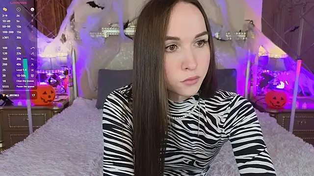 Angeel Kate online show from 10/30/25, 01:12