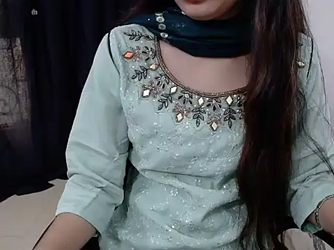 Snapshot of sweet-ruhi chatting on 10/19/25, 05:41 sweet-ruhi online show from 10/19/25, 05:41