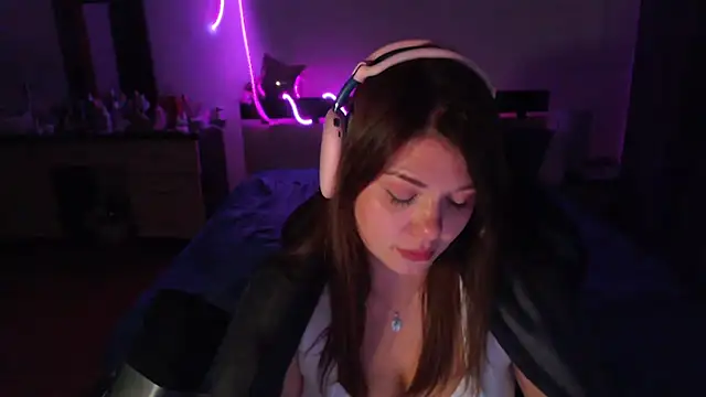 NutsGilmore online show from 11/02/25, 03:25