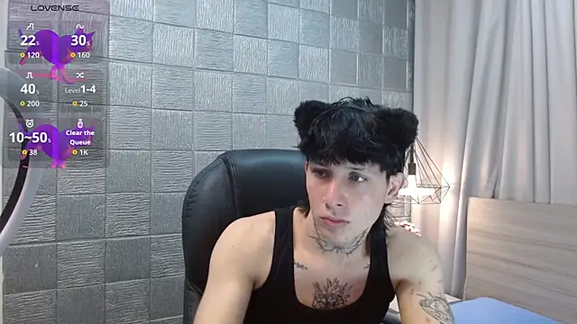 Iantwink18 online show from 10/17/25, 06:32