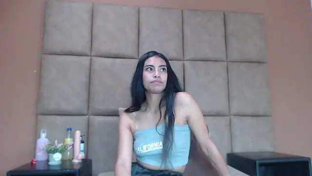 Emily Mitchell online show from 10/16/25, 06:53