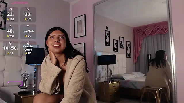 Maia Reficco online show from 11/12/25, 12:16