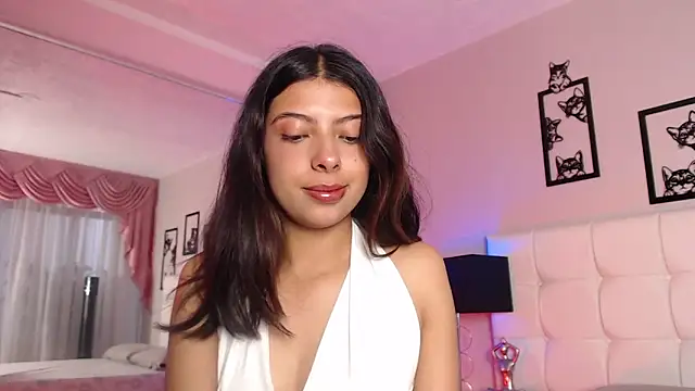 Maia Reficco online show from 11/13/25, 01:10