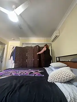 Snapshot of aussiepeaches chatting on 11/13/25, 04:22 aussiepeaches online show from 11/13/25, 04:22