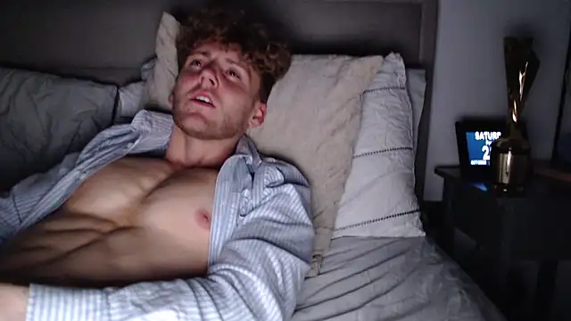 Snapshot of DominantAlex18 chatting on 10/25/25, 01:57 DominantAlex18 online show from 10/25/25, 01:57