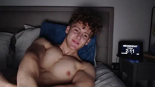 Snapshot of DominantAlex18 chatting on 11/05/25, 02:11 DominantAlex18 online show from 11/05/25, 02:11