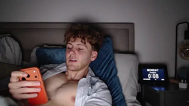 Snapshot of DominantAlex18 chatting on 11/10/25, 12:09 DominantAlex18 online show from 11/10/25, 12:09