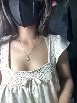 Snapshot of Fin-xinh18 chatting on 10/05/25, 07:39 Fin-xinh18 online show from 10/05/25, 07:39