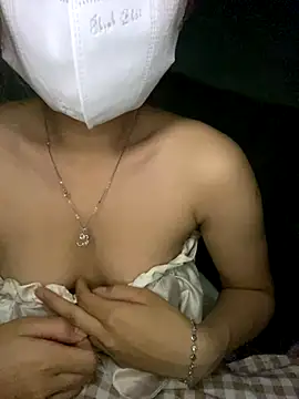 Snapshot of Fin-xinh18 chatting on 10/06/25, 04:26 Fin-xinh18 online show from 10/06/25, 04:26