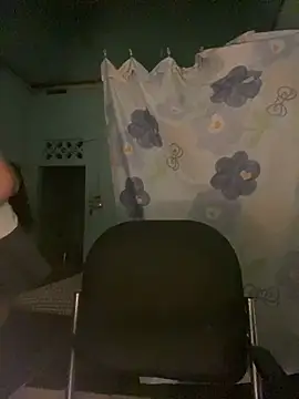 Snapshot of Fin-xinh18 chatting on 10/16/25, 03:46 Fin-xinh18 online show from 10/16/25, 03:46