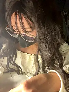 Snapshot of Fin-xinh18 chatting on 11/04/25, 03:33 Fin-xinh18 online show from 11/04/25, 03:33