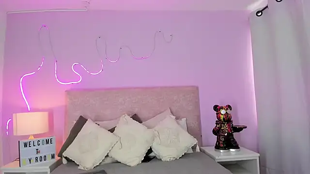 EmaRae1499 online show from 10/13/25, 07:58