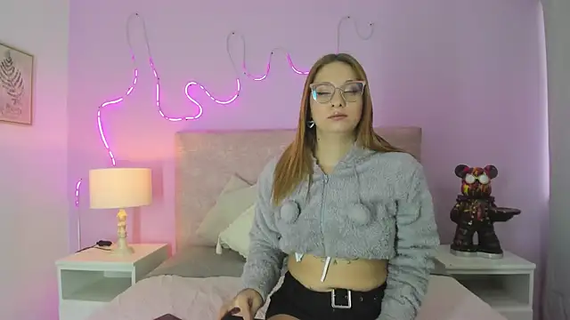 EmaRae1499 online show from 10/31/25, 11:44