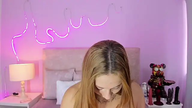 EmaRae1499 online show from 11/11/25, 12:27