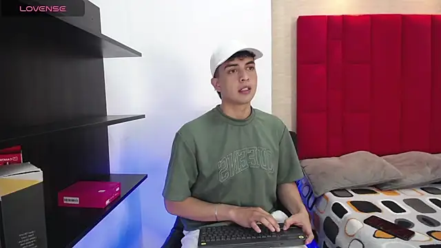 Cady Hot online show from 10/27/25, 08:46